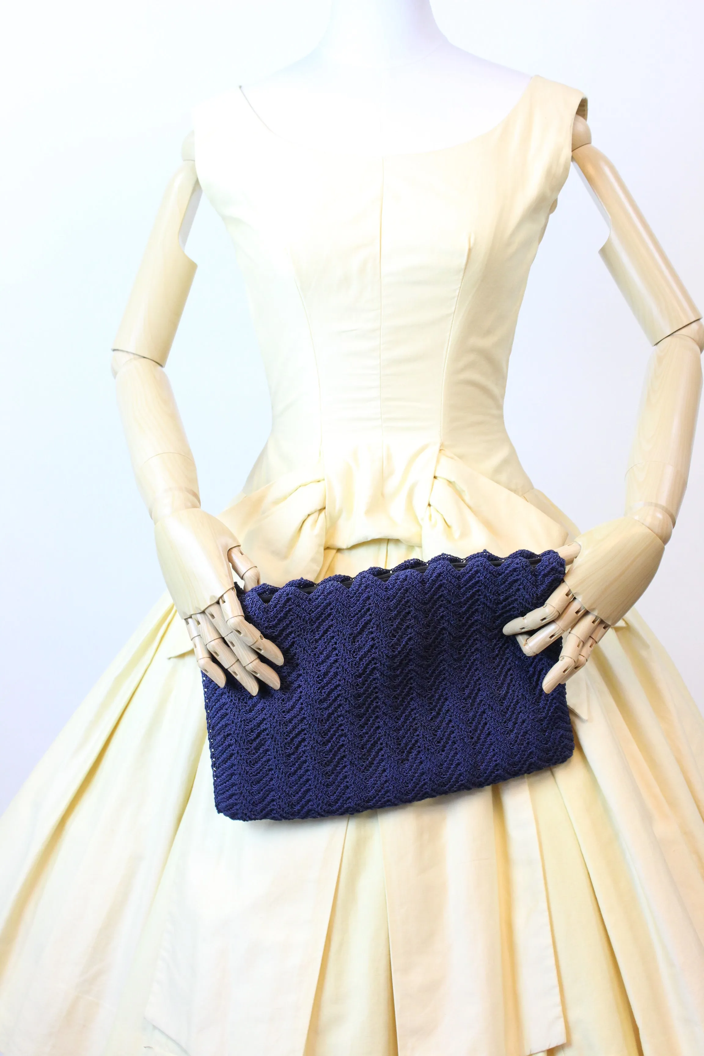 1940s HOLLYWOOD HANDBAGS crochet clutch | new spring summer