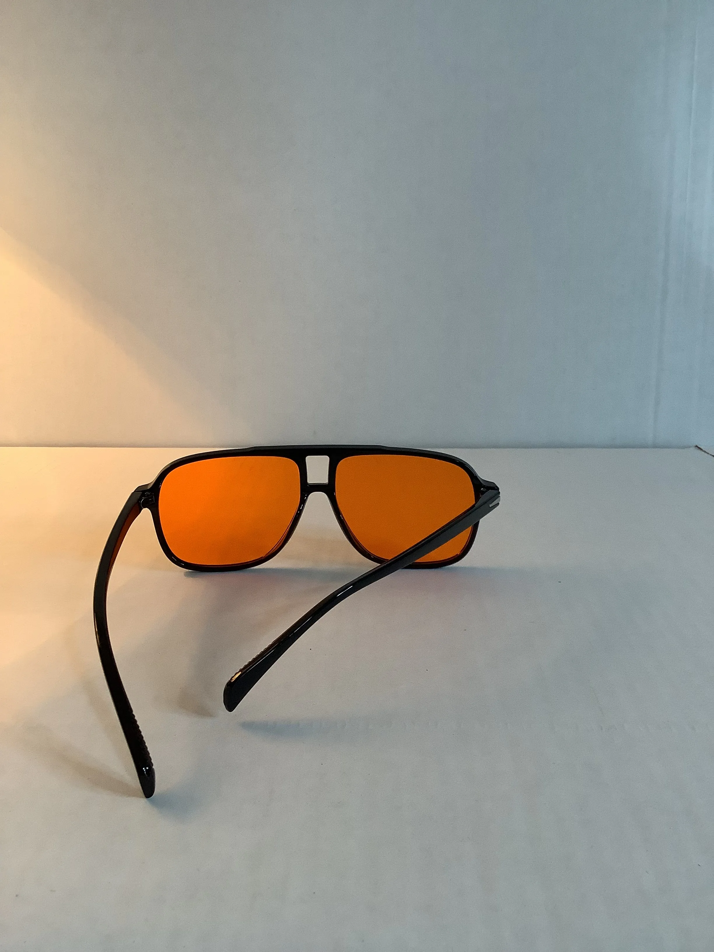 BOBBI retro aviator frames with orange lens