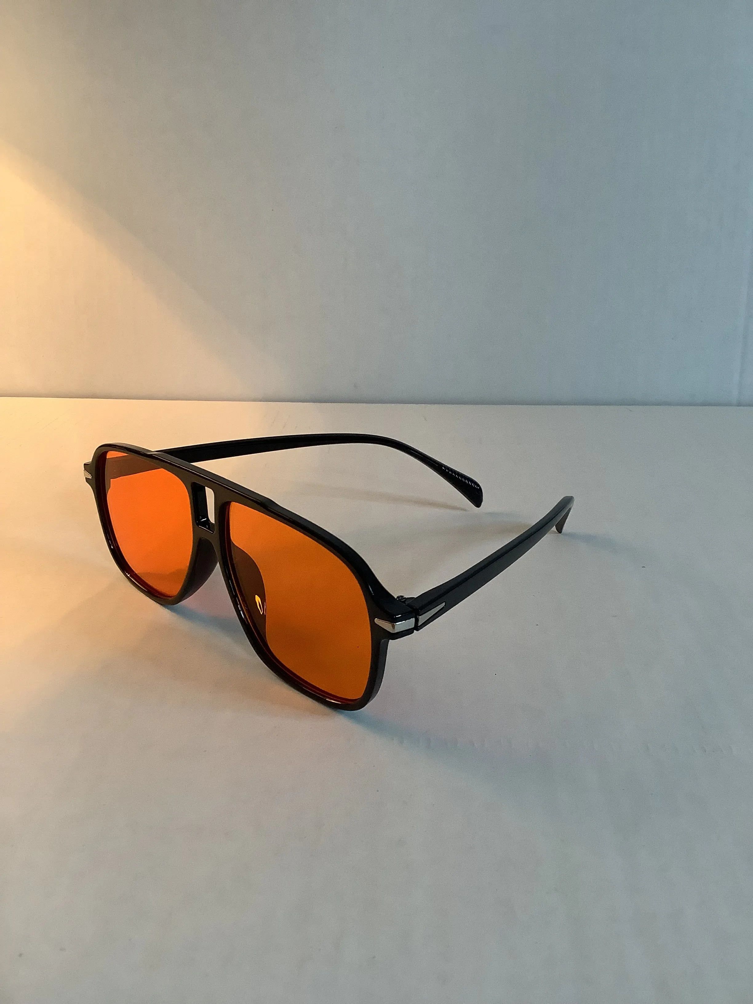 BOBBI retro aviator frames with orange lens