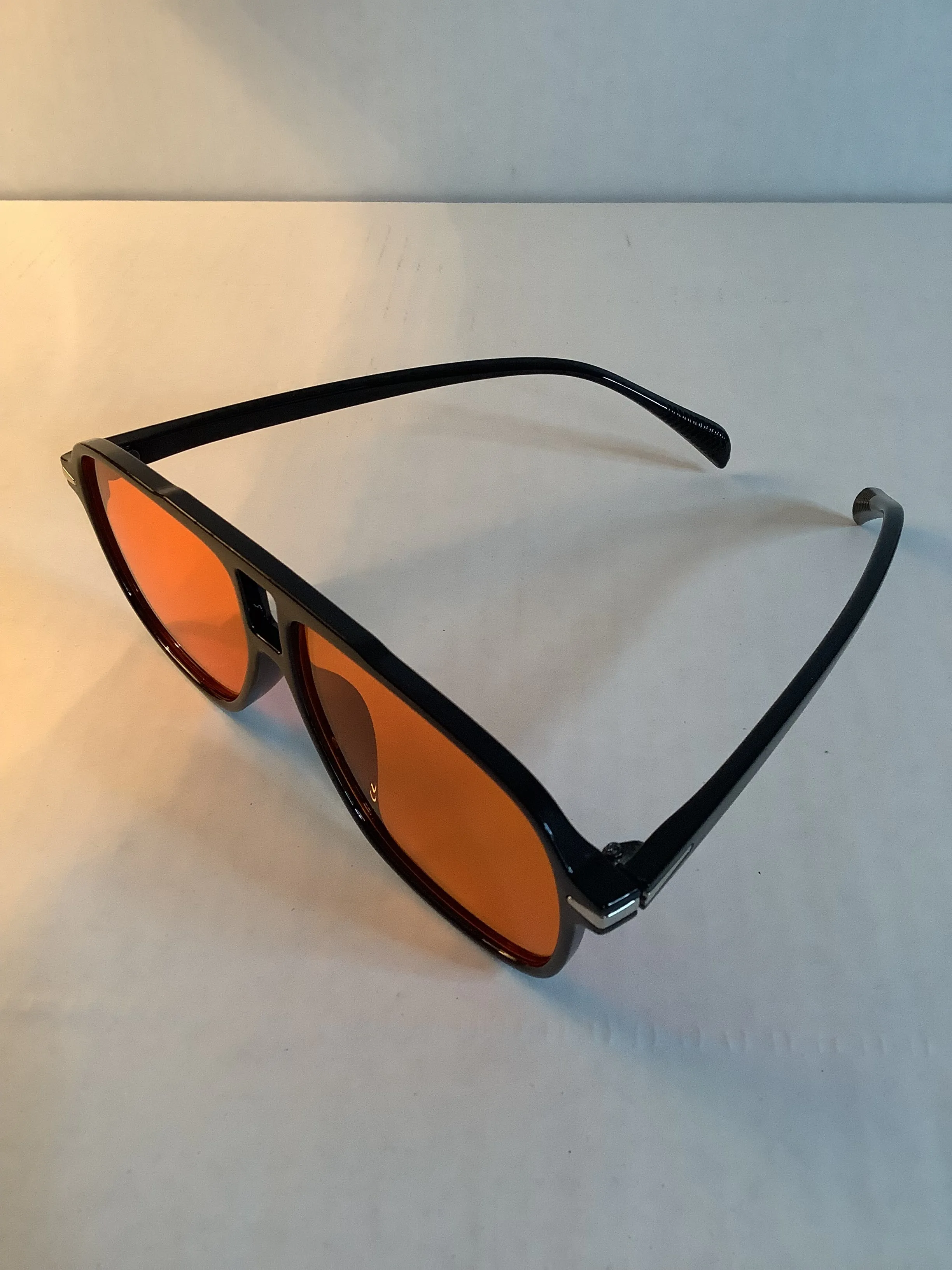 BOBBI retro aviator frames with orange lens