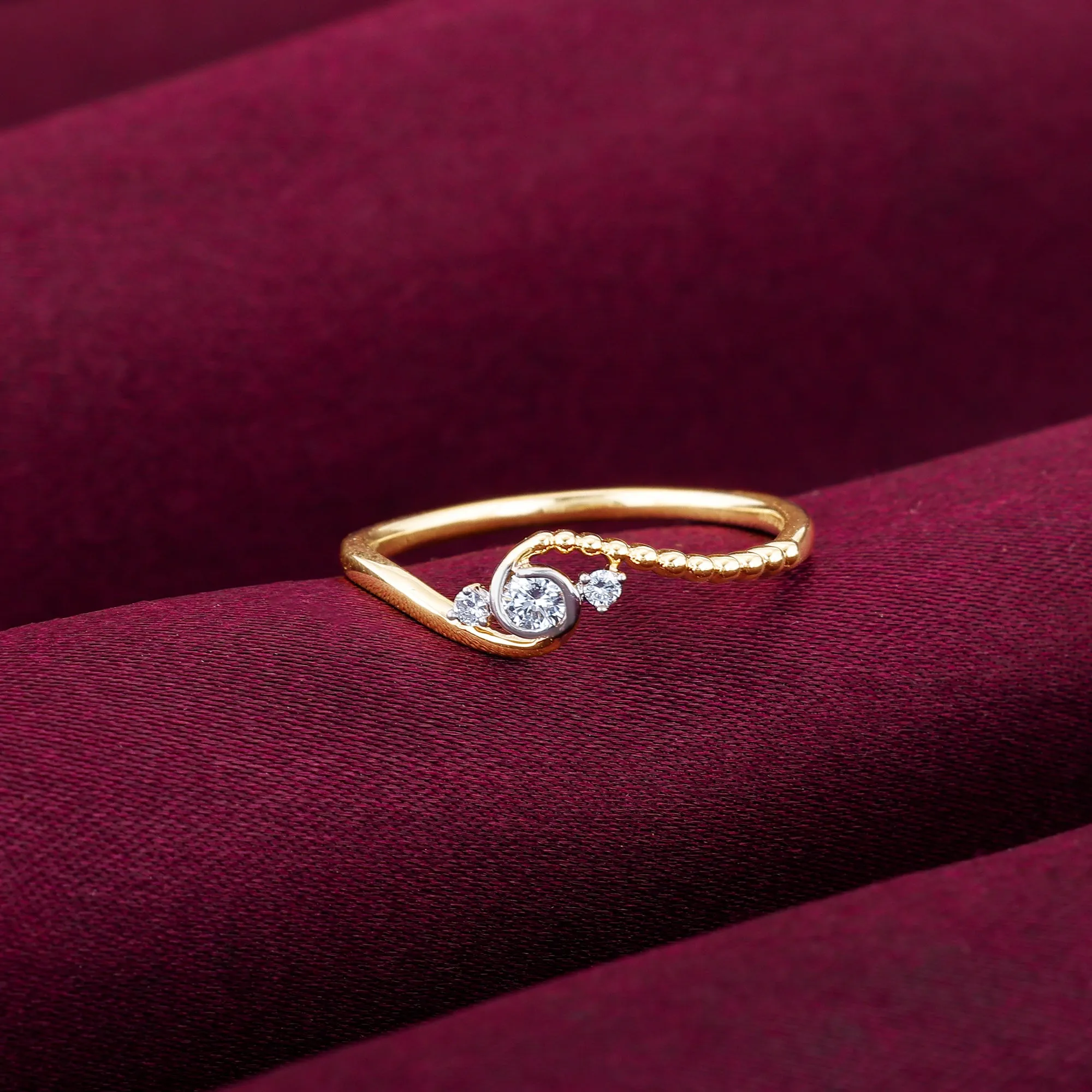 Gold Classic Curvy Diamond Ring