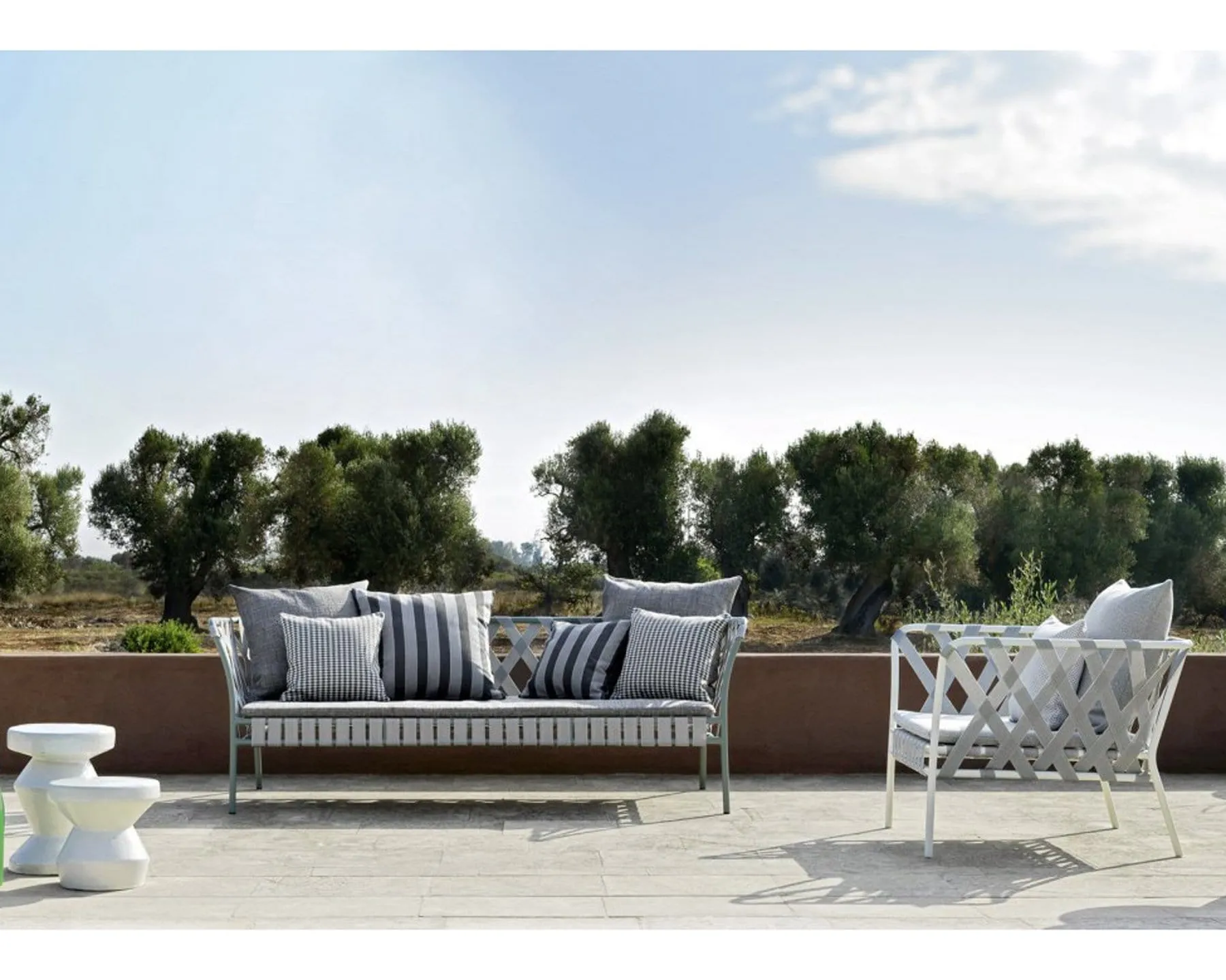 InOut 853 Outdoor Sofa