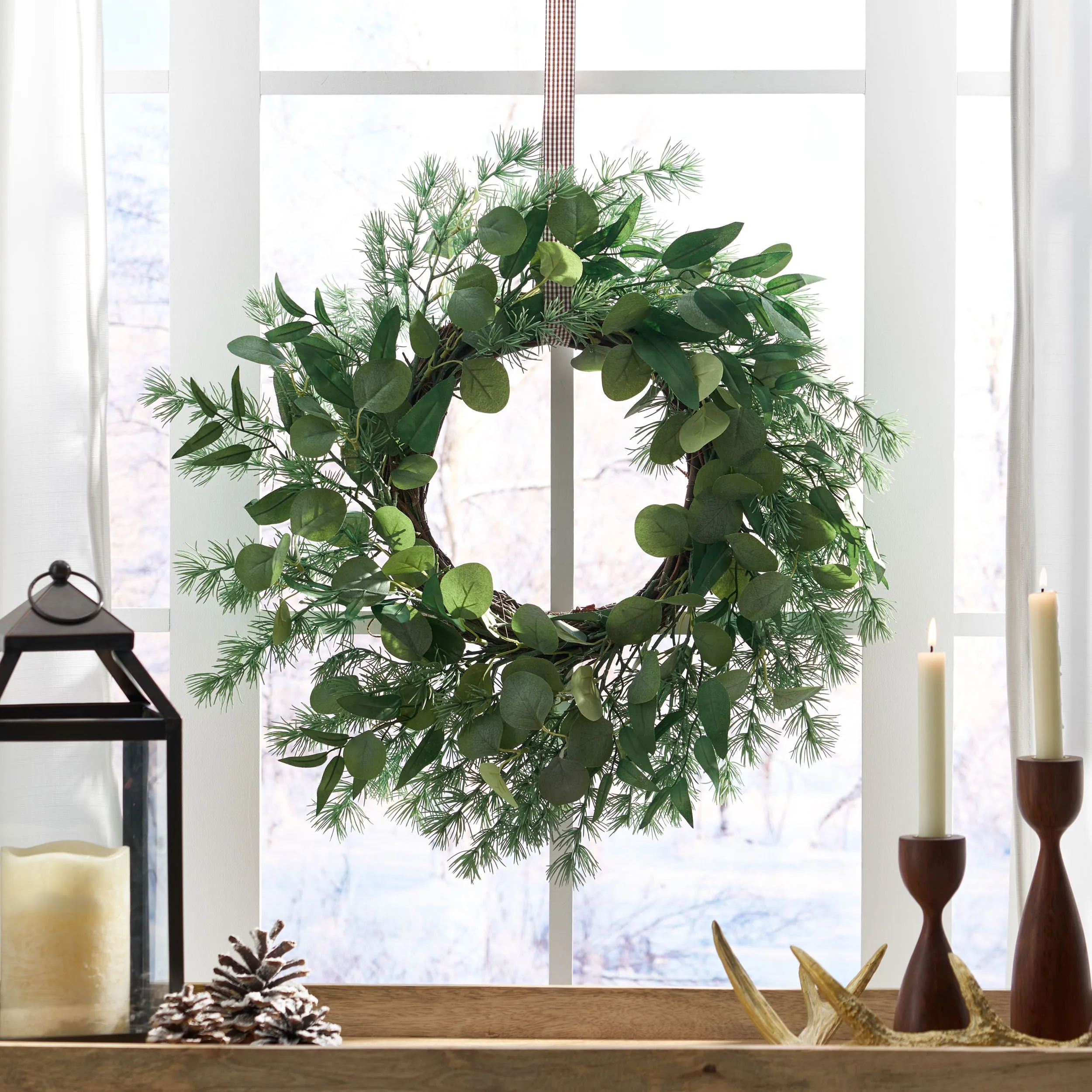 Nolta 24.5" Eucalyptus and Fir Artificial Wreath, Green