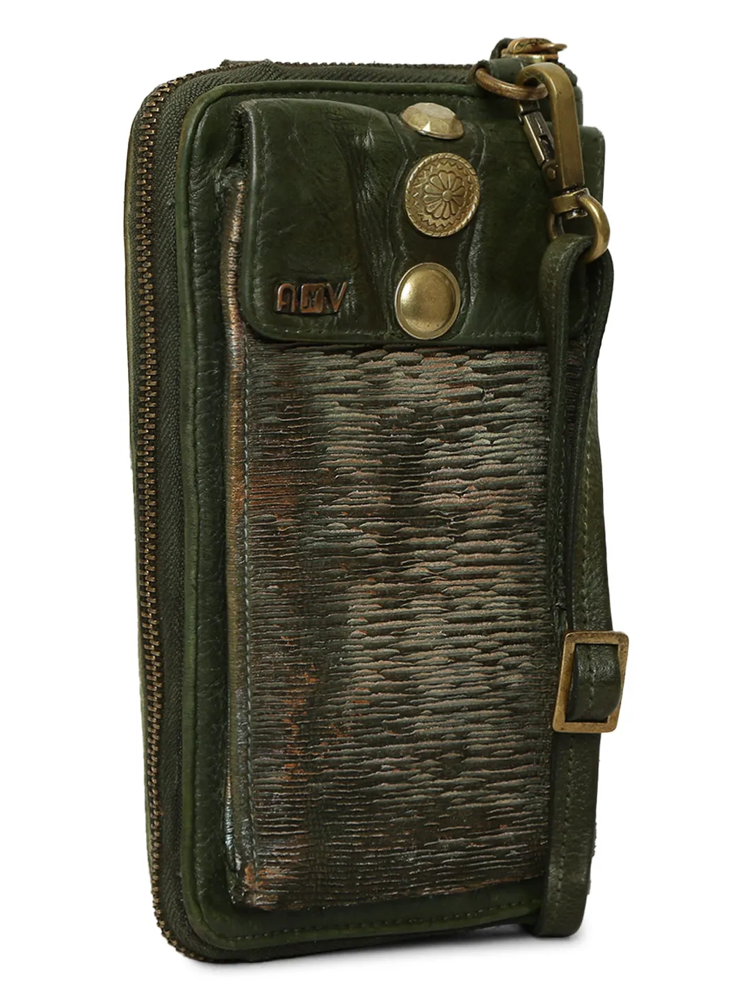 Silvia: Metallic Effect Razor With Golden Concho Leather Phone Wallet.